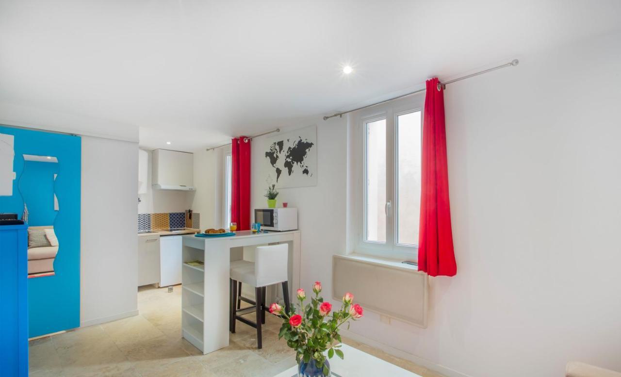 Appartement Le Saint Louis Blue Bulldog à Hyères Extérieur photo